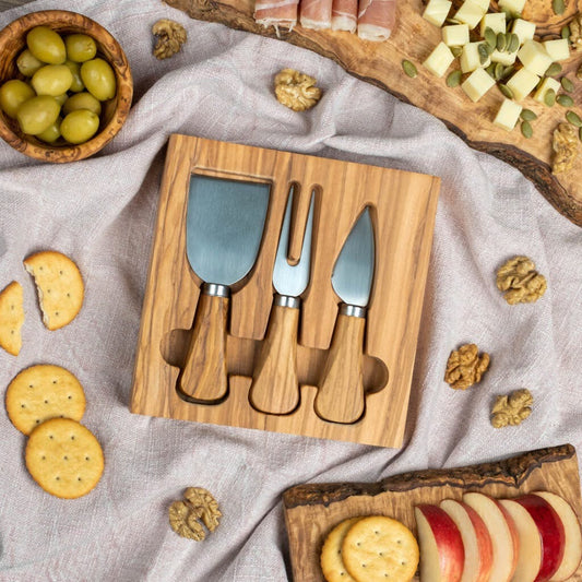 Tips on Choosing Cheese Knife Set and Care For It